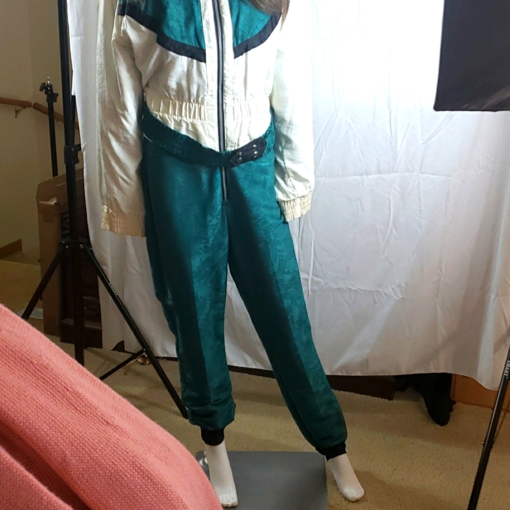 COPY - One piece ski outfit worn 1 time